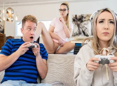 cô nương bị bạn thân lừa cướp mất người yêu vì mải chơi game