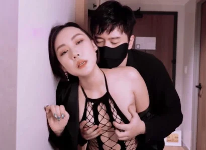 Mụ vợ bán thân cho sếp để lấy tiền trả nợ cho chồng